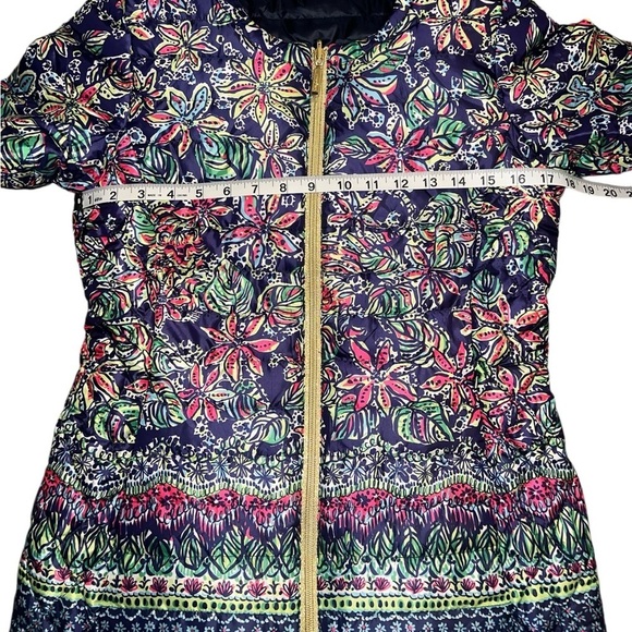 EUC Lilly Pulitzer Reversible Puffer Coat Jacket Gold Not Too Catty Navy Small - Picture 9 of 10